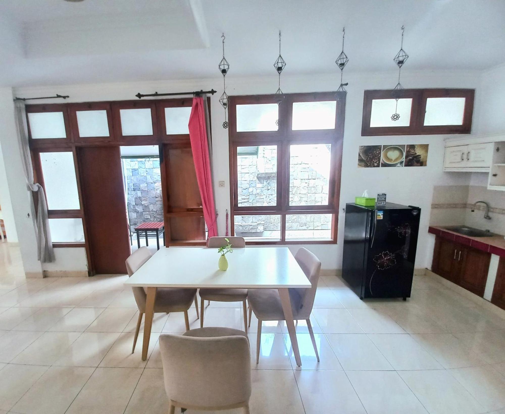 Homestay Jogja Dekat Gembiraloka By Simply Homy Yogyakarta Exterior foto