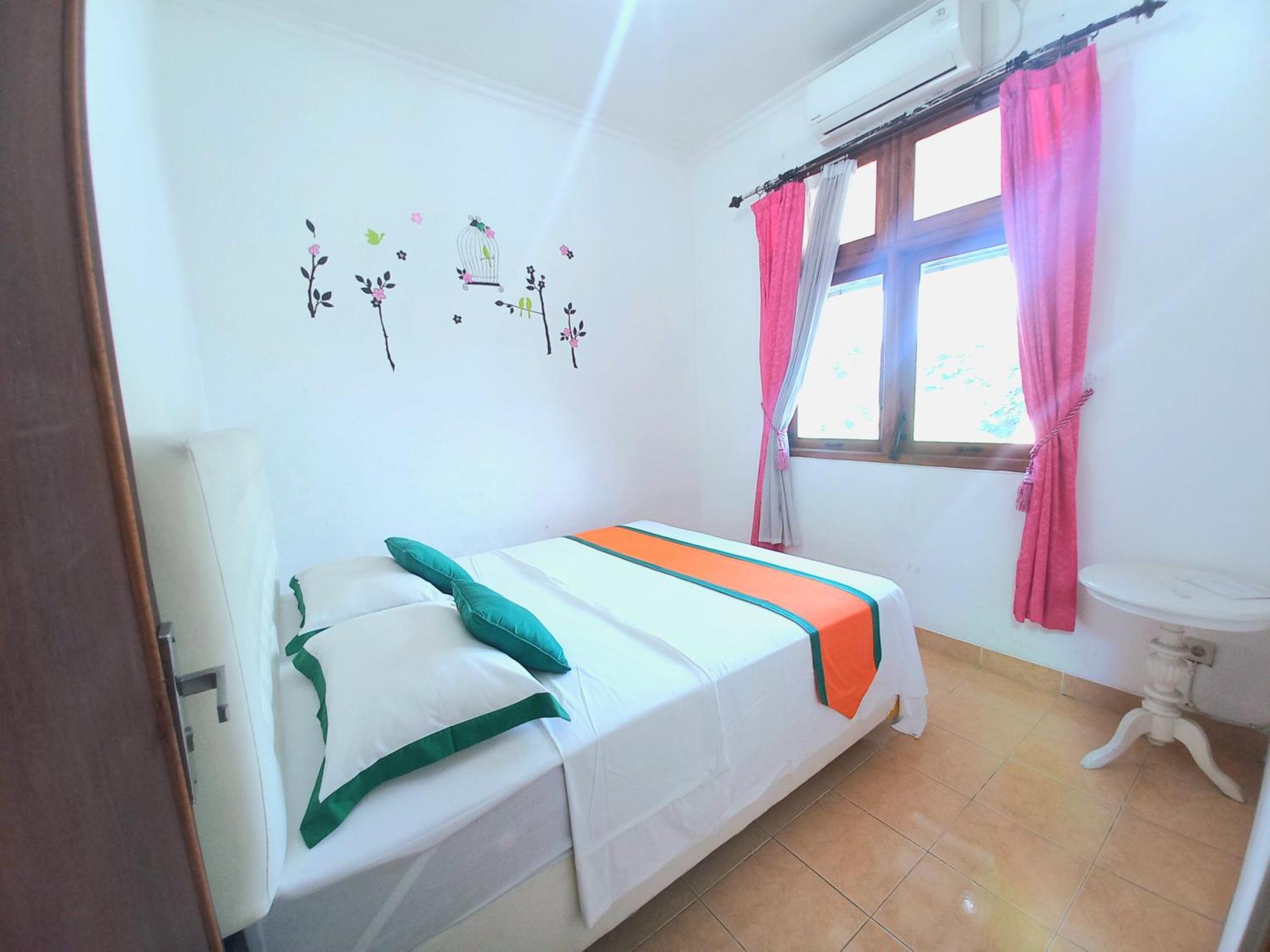 Homestay Jogja Dekat Gembiraloka By Simply Homy Yogyakarta Exterior foto