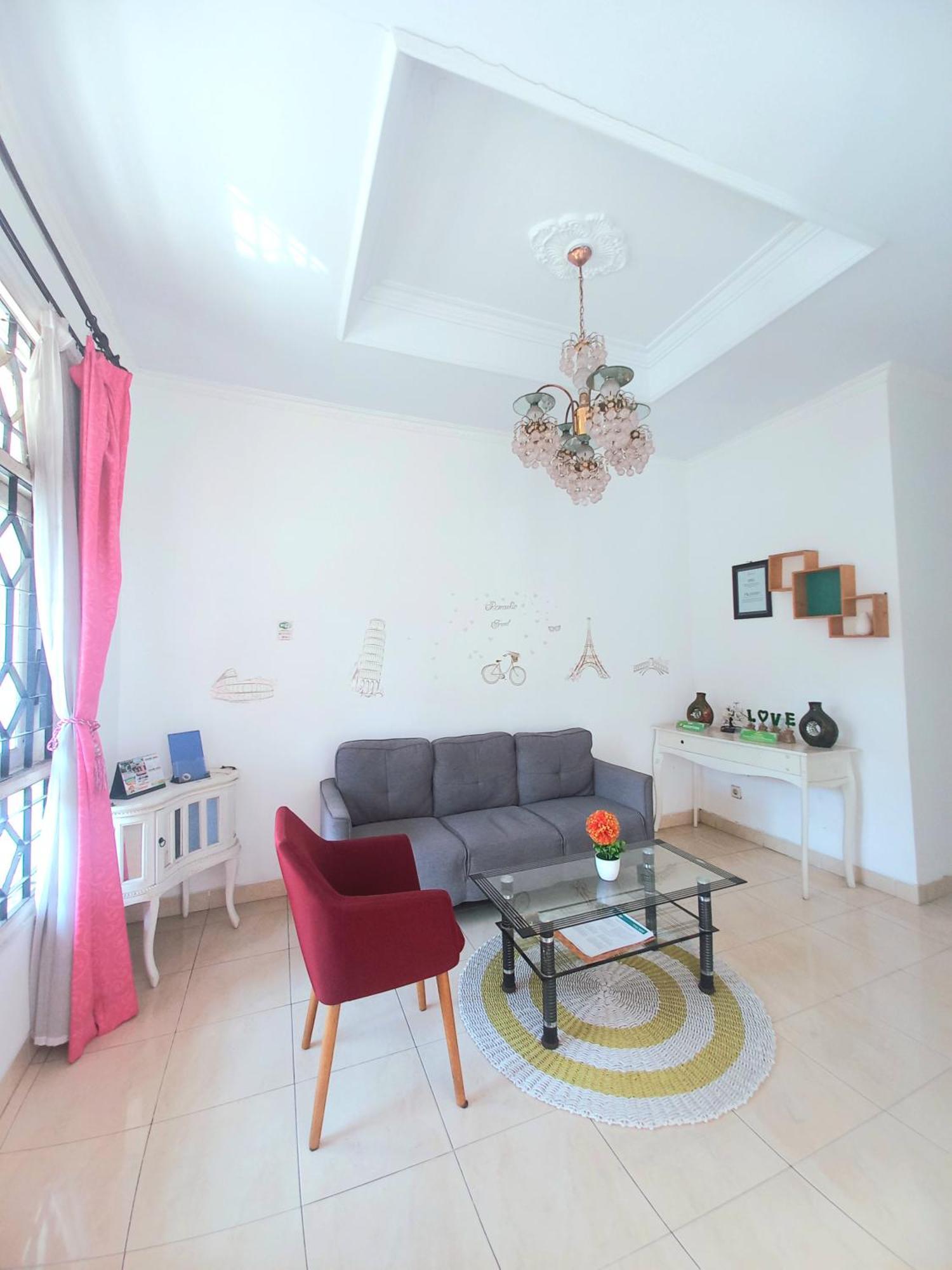Homestay Jogja Dekat Gembiraloka By Simply Homy Yogyakarta Exterior foto
