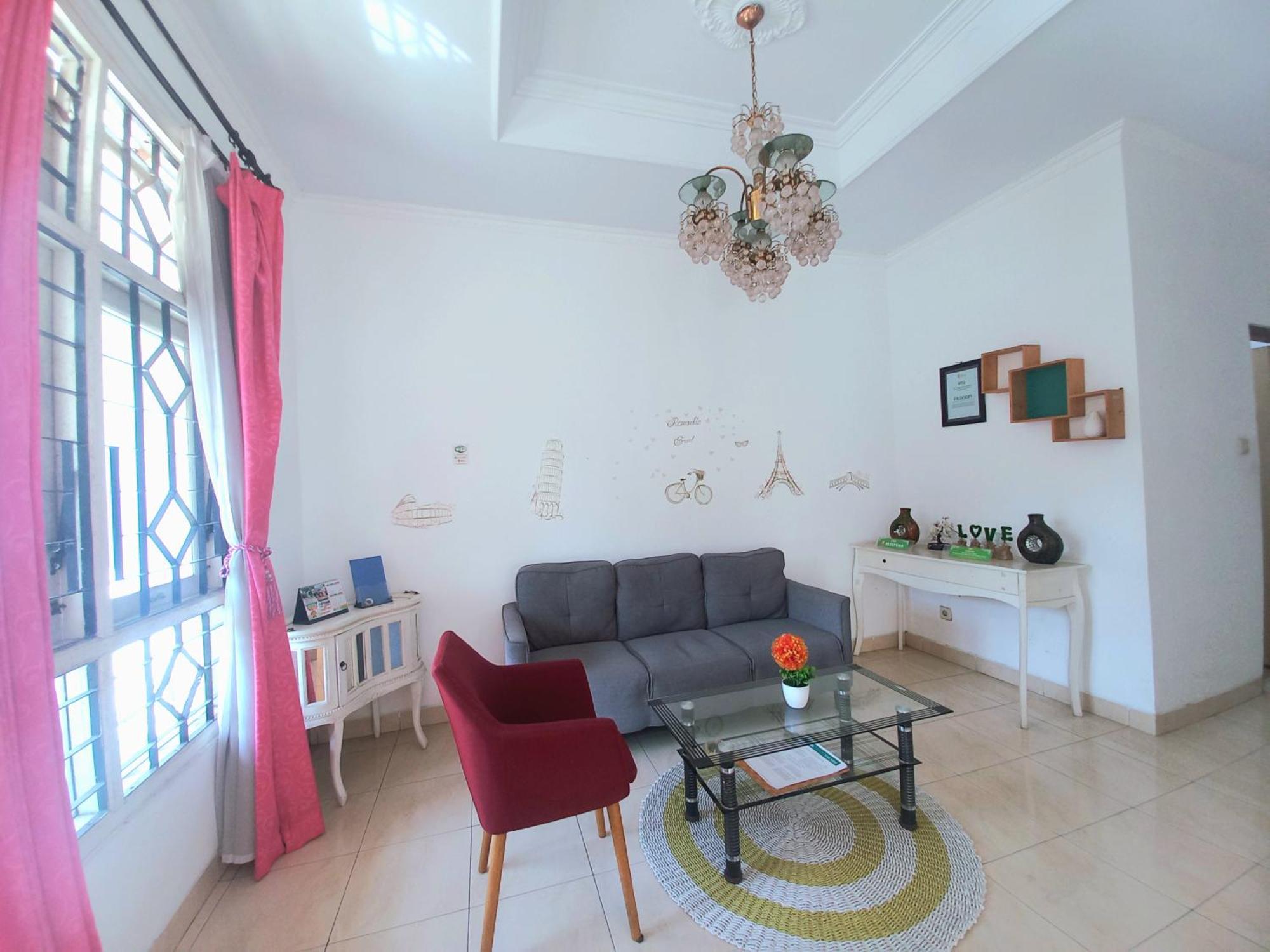 Homestay Jogja Dekat Gembiraloka By Simply Homy Yogyakarta Exterior foto